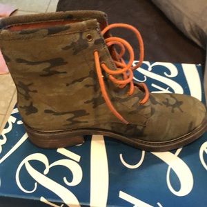 NWT LUCKY BRAND CAMO PRINTED SUEDE HIGH TOPS